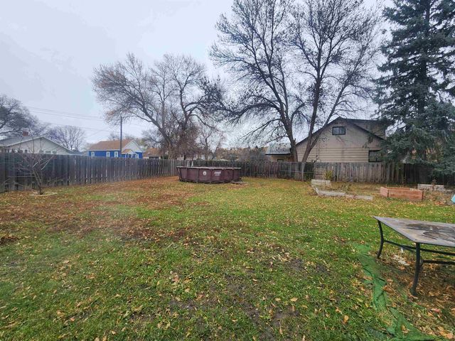 922 University Ave, Minot, ND 58703
