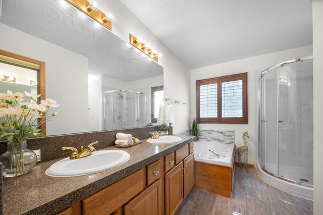 13920 E Bayley Cir, Wichita, KS 67230