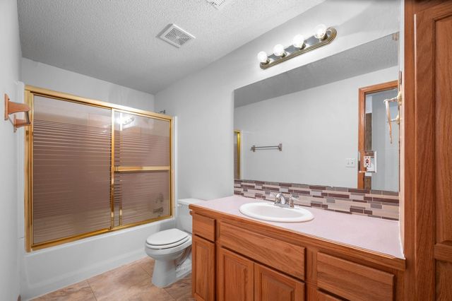 13920 E Bayley Cir, Wichita, KS 67230