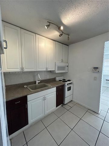 1045 N Andrews Avenue 3, Fort Lauderdale, FL 33311
