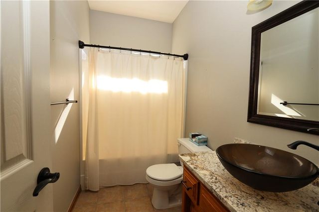 1611 N Marzelle Drive, Joplin, MO 64801