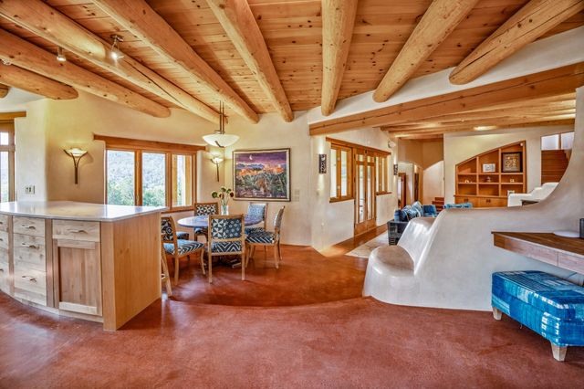 1564 Cerro Gordo Road, Santa Fe, NM 87501