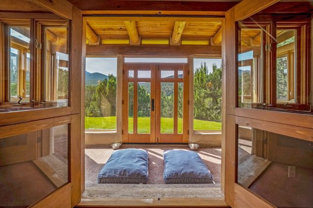 1564 Cerro Gordo Road, Santa Fe, NM 87501