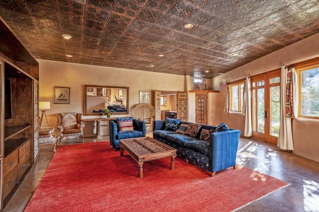1564 Cerro Gordo Road, Santa Fe, NM 87501