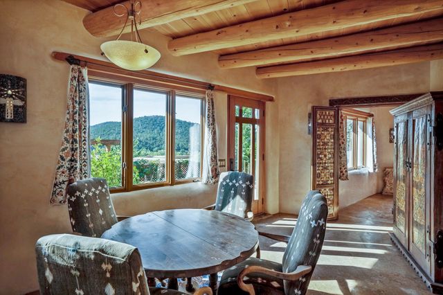 1564 Cerro Gordo Road, Santa Fe, NM 87501