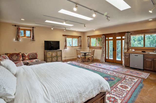 1564 Cerro Gordo Road, Santa Fe, NM 87501