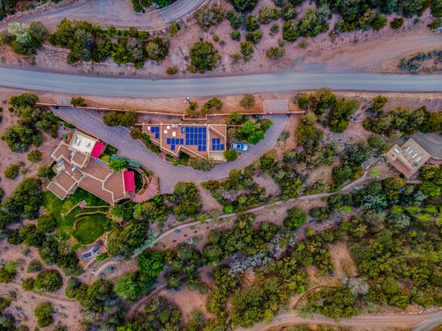 1564 Cerro Gordo Road, Santa Fe, NM 87501