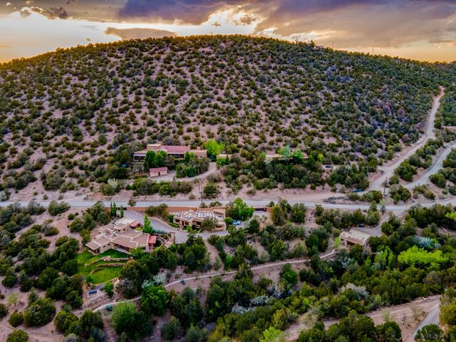 1564 Cerro Gordo Road, Santa Fe, NM 87501
