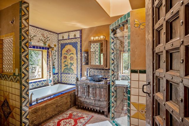 1564 Cerro Gordo Road, Santa Fe, NM 87501