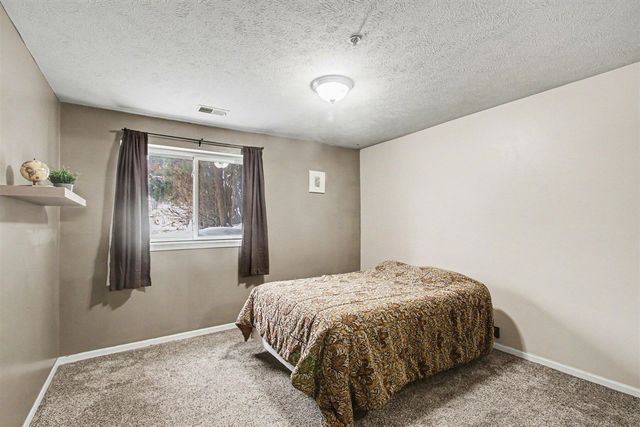 5869 Crosswinds Drive 11, Norton Shores, MI 49444