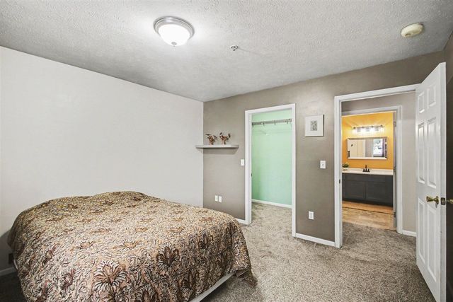 5869 Crosswinds Drive 11, Norton Shores, MI 49444