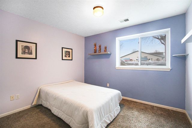 5869 Crosswinds Drive 11, Norton Shores, MI 49444