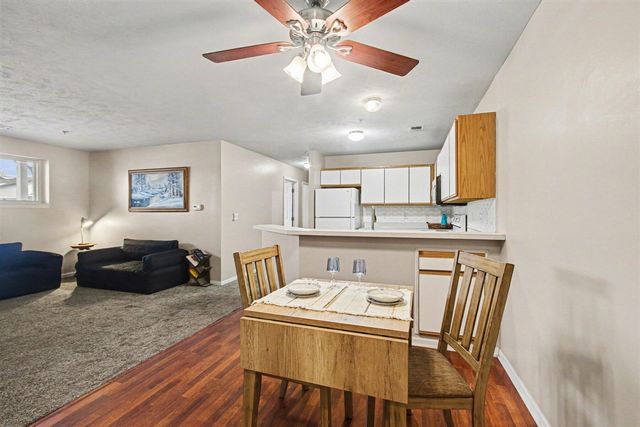 5869 Crosswinds Drive 11, Norton Shores, MI 49444