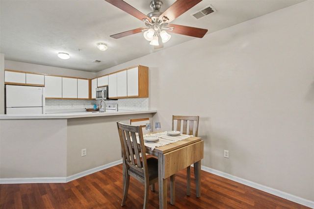 5869 Crosswinds Drive 11, Norton Shores, MI 49444