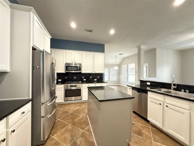 26823 Lakeridge Park Lane, Cypress, TX 77433