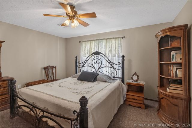 6562 E 570 Road, Locust Grove, OK 74352