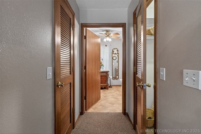 6562 E 570 Road, Locust Grove, OK 74352