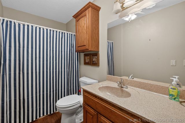 6562 E 570 Road, Locust Grove, OK 74352