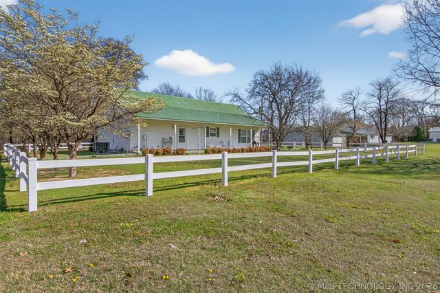 6562 E 570 Road, Locust Grove, OK 74352