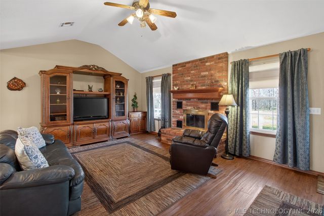 6562 E 570 Road, Locust Grove, OK 74352