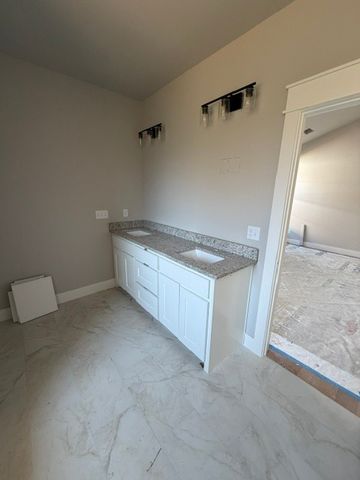 6805 SW High Meadow Boulevard, Bentonville, AR 72713