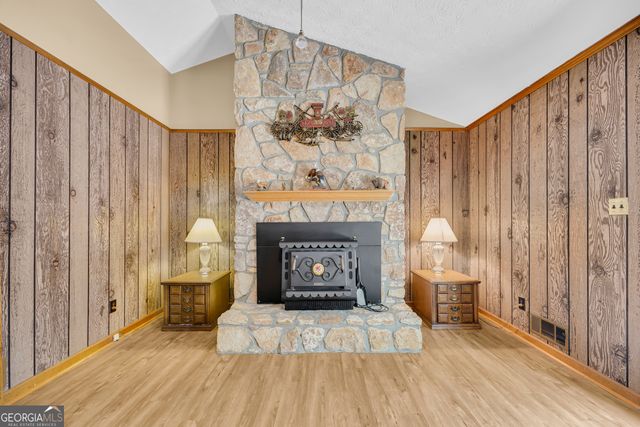 194 Woodland Creek Place, Hull, GA 30646