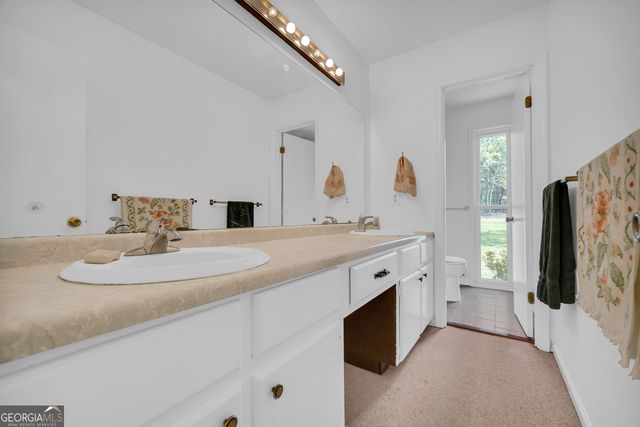 194 Woodland Creek Place, Hull, GA 30646