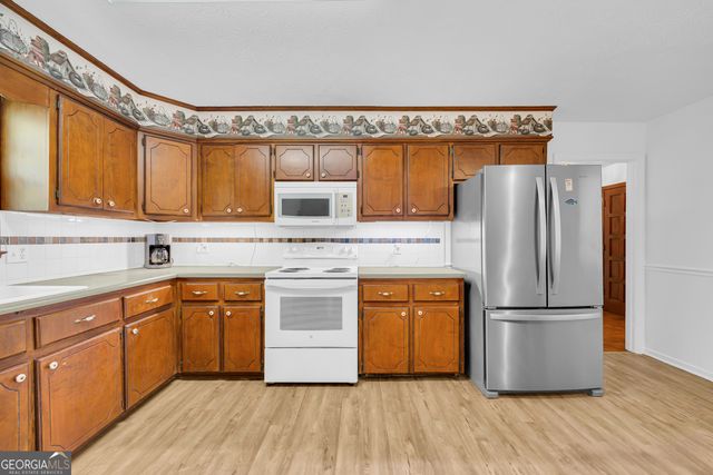 194 Woodland Creek Place, Hull, GA 30646