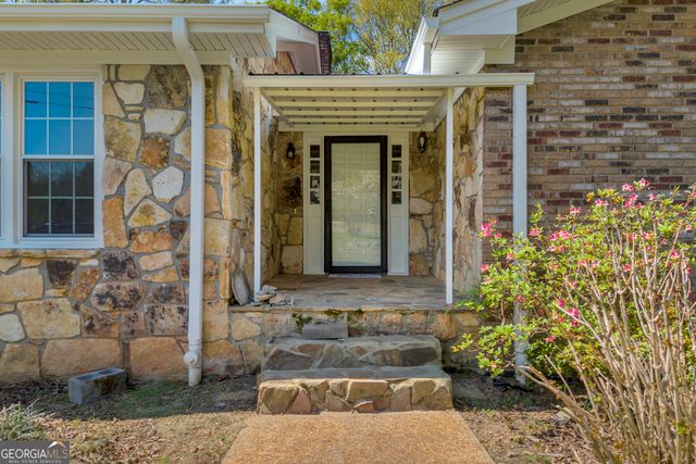 194 Woodland Creek Place, Hull, GA 30646