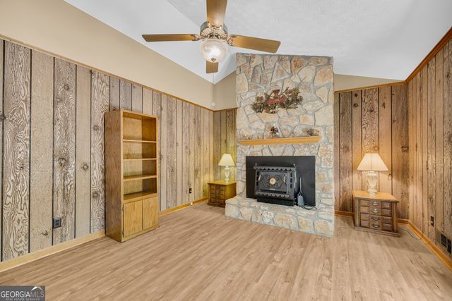 194 Woodland Creek Place, Hull, GA 30646