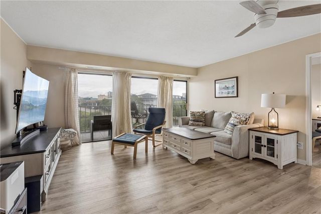 500 Pacific Ave Unit 401, Virginia Beach, VA 23451