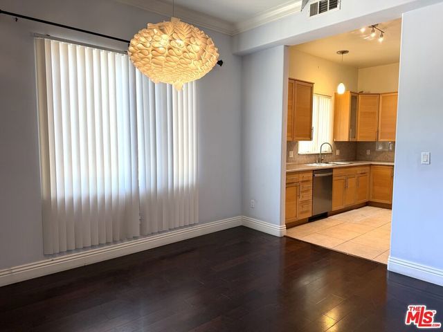 14315 Magnolia Boulevard 101, Los Angeles, CA 91423