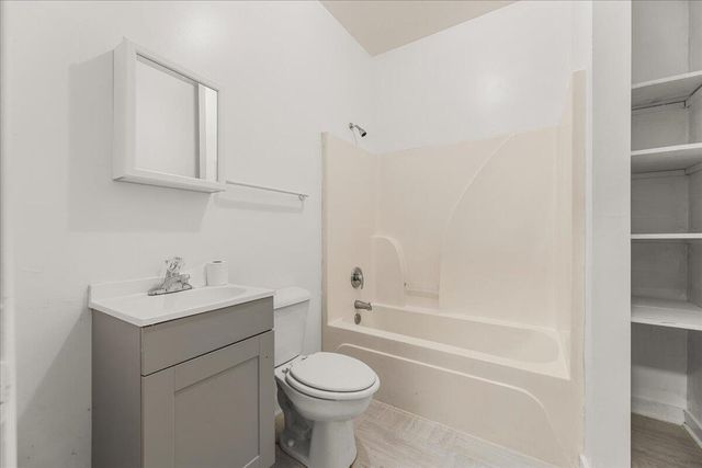 1093 King Street B, Charleston, SC 29403