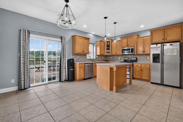 2165 Farmstone Drive, Diamond, IL 60416