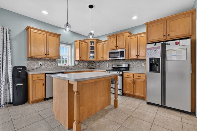 2165 Farmstone Drive, Diamond, IL 60416