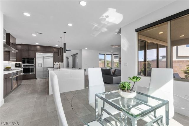 11955 Rockview Point Street, Las Vegas, NV 89138