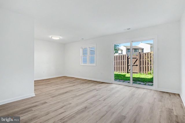 112 RICHLAND CIR, Sterling, VA 20164