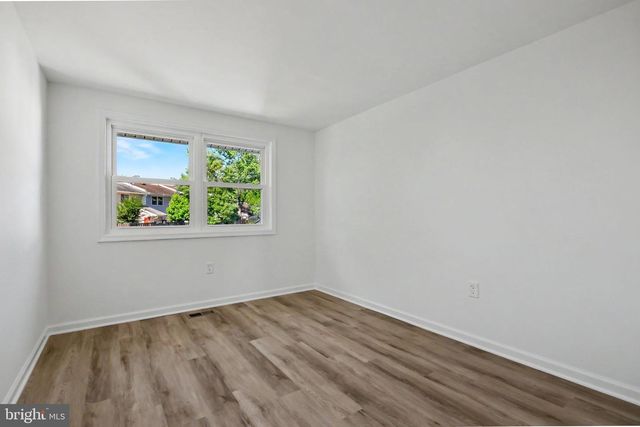 112 RICHLAND CIR, Sterling, VA 20164