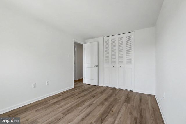 112 RICHLAND CIR, Sterling, VA 20164