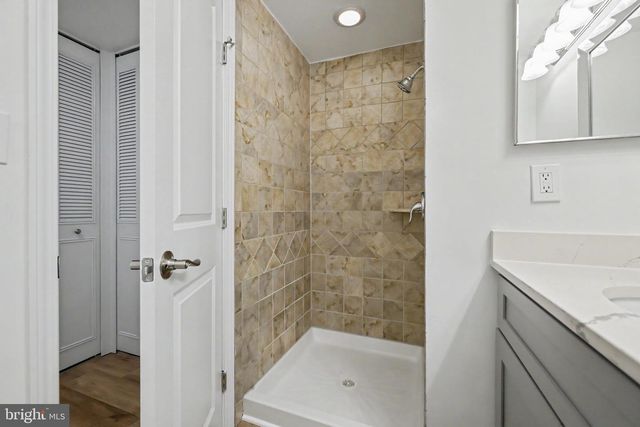 112 RICHLAND CIR, Sterling, VA 20164