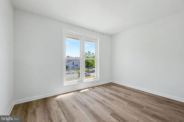 112 RICHLAND CIR, Sterling, VA 20164