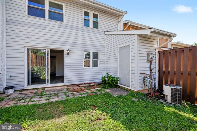 112 RICHLAND CIR, Sterling, VA 20164