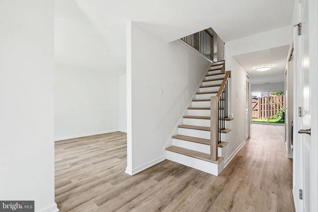 112 RICHLAND CIR, Sterling, VA 20164