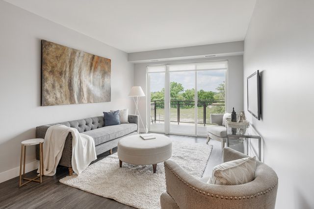 101 W Liberty Street 418, Barrington, IL 60010