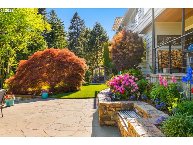 6464 Sw PARKHILL Dr, Portland, OR 97239