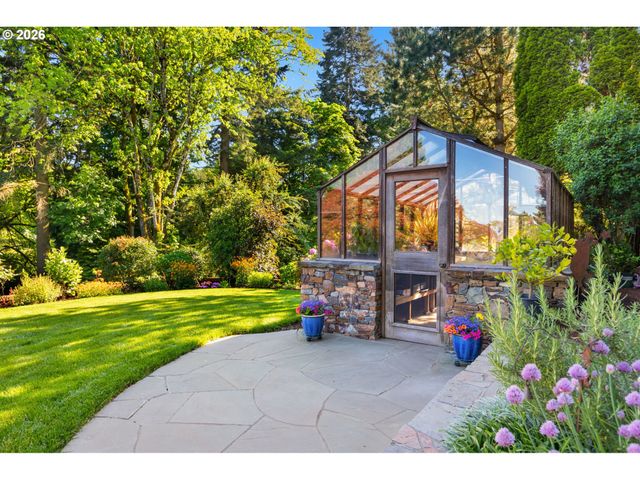6464 Sw PARKHILL Dr, Portland, OR 97239