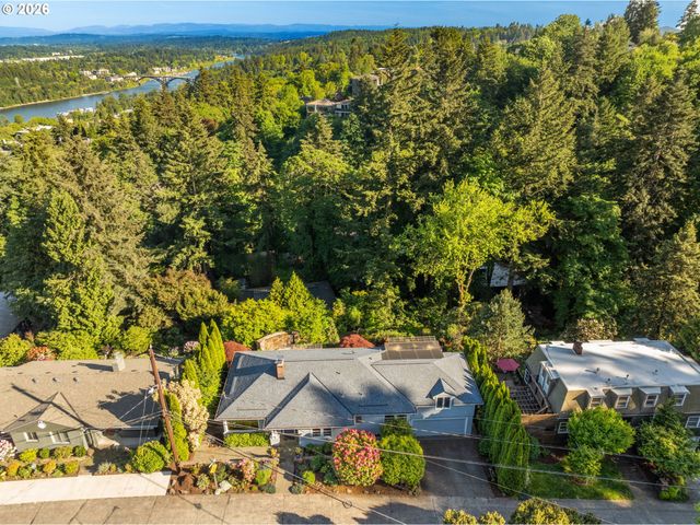 6464 Sw PARKHILL Dr, Portland, OR 97239