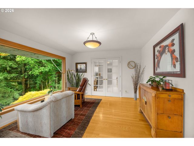 6464 Sw PARKHILL Dr, Portland, OR 97239