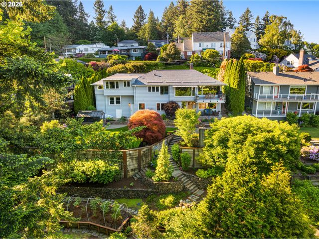 6464 Sw PARKHILL Dr, Portland, OR 97239