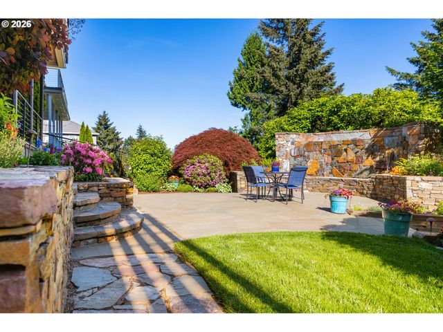 6464 Sw PARKHILL Dr, Portland, OR 97239